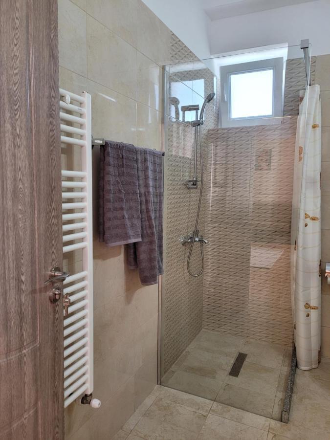 Apartamente Livada Râmnicu Vâlcea Eksteriør billede