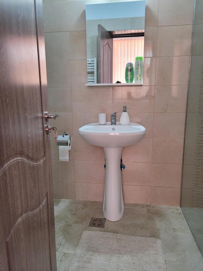 Apartamente Livada Râmnicu Vâlcea Eksteriør billede